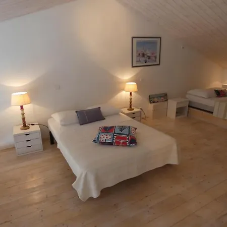 Ideal Pres De La Pour 5 Personnes, Balcon Spacieux - Fr-1-540-213 *