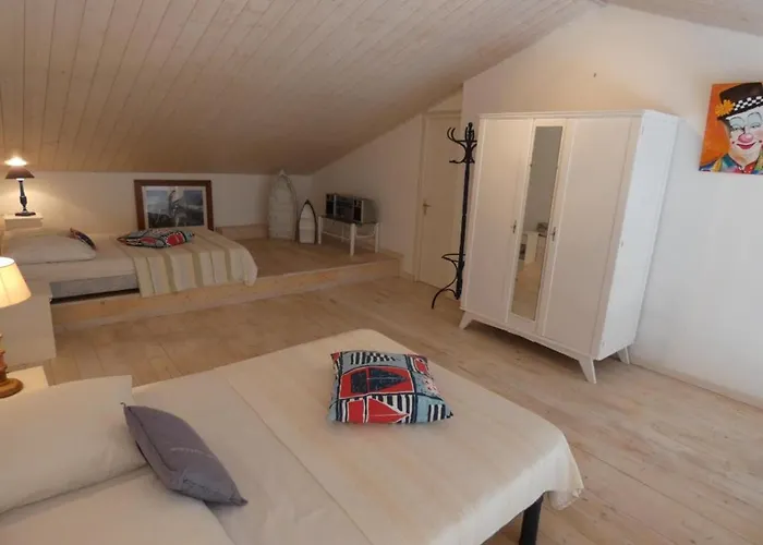 Ideal Pres De La Pour 5 Personnes, Balcon Spacieux - Fr-1-540-213